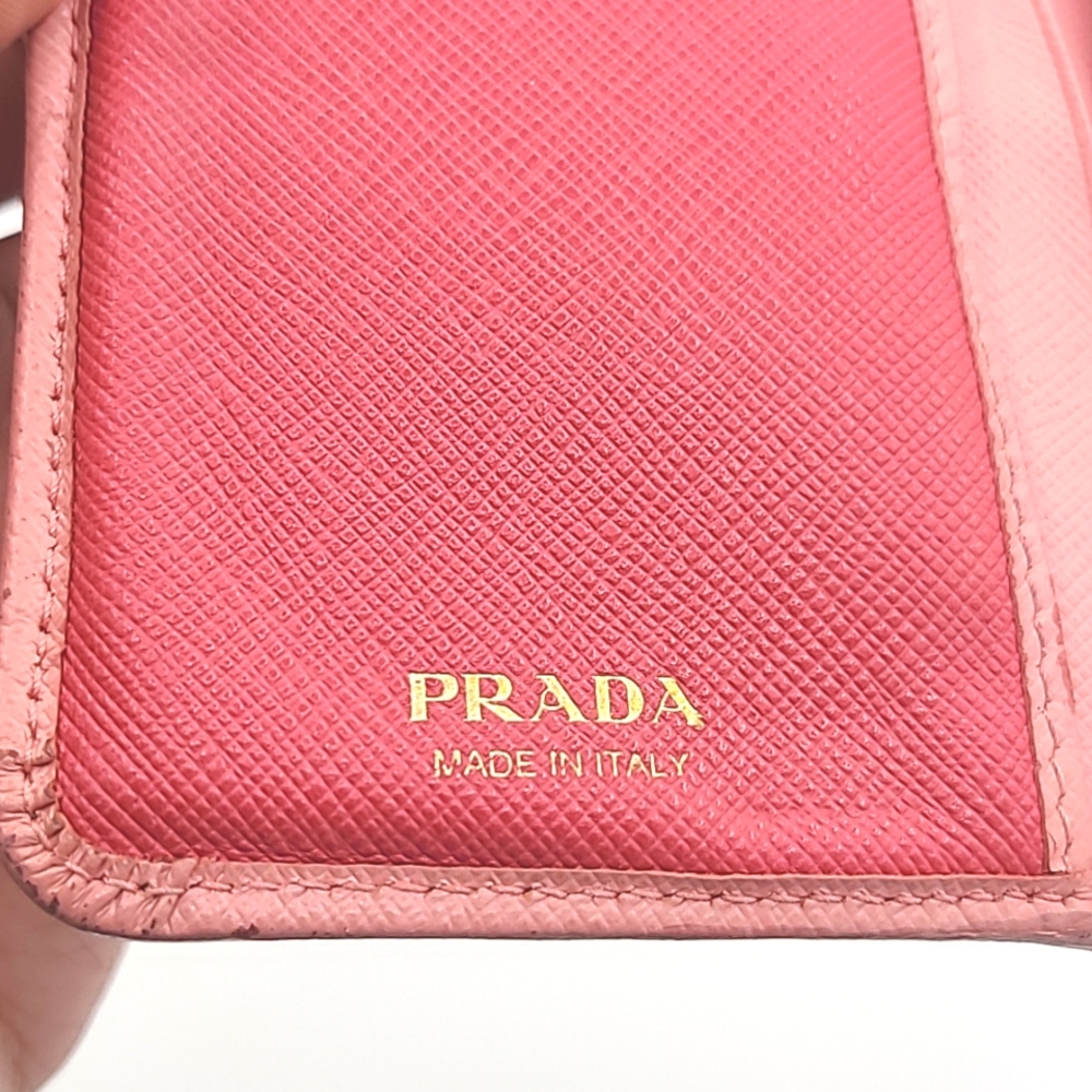 PRADA Portafoglio Pattina Pink Saffiano Leather Bifold Wallet - Picture 10 of 16